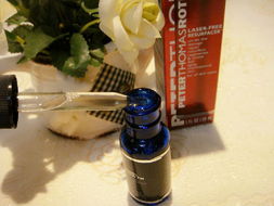 海底的魚1220對(duì)維他命A晚間滋養(yǎng)精華液使用效果評(píng)價(jià) 小藍(lán)瓶，讓肌膚新生的寶瓶